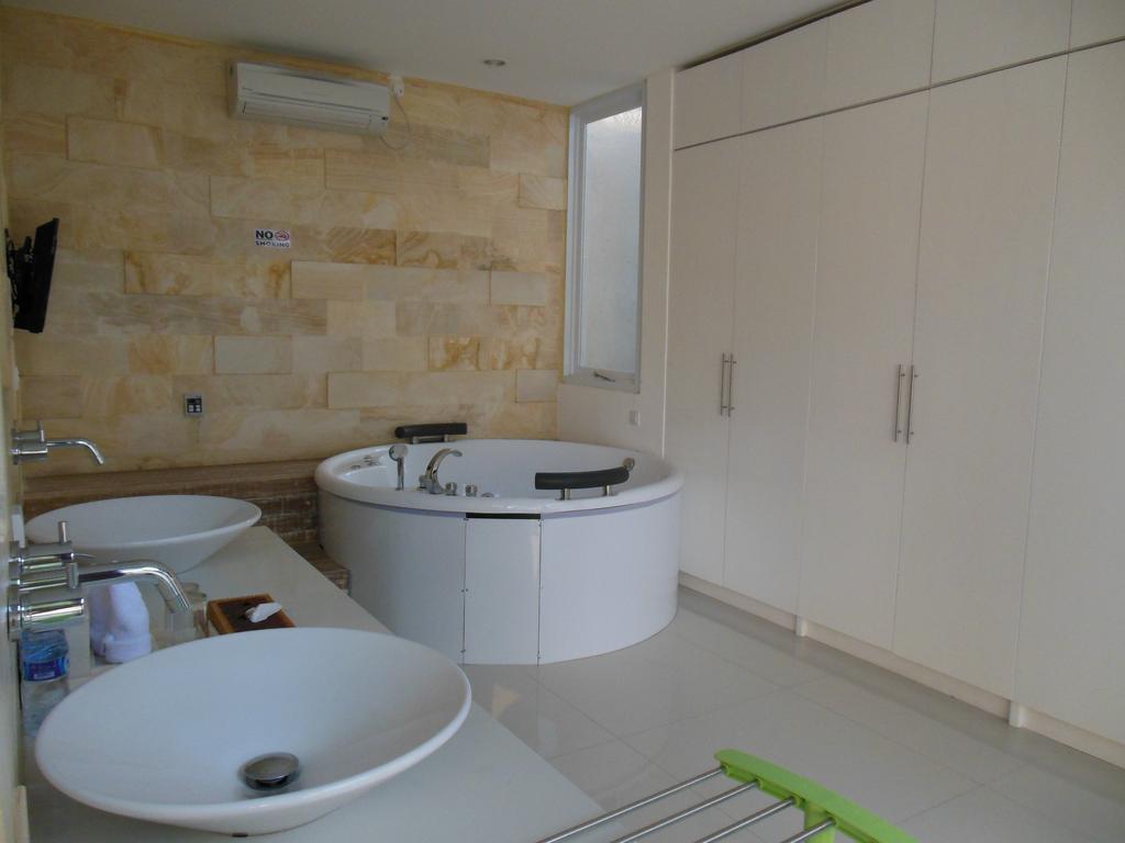 Hk Villa Bali Легиан Экстерьер фото